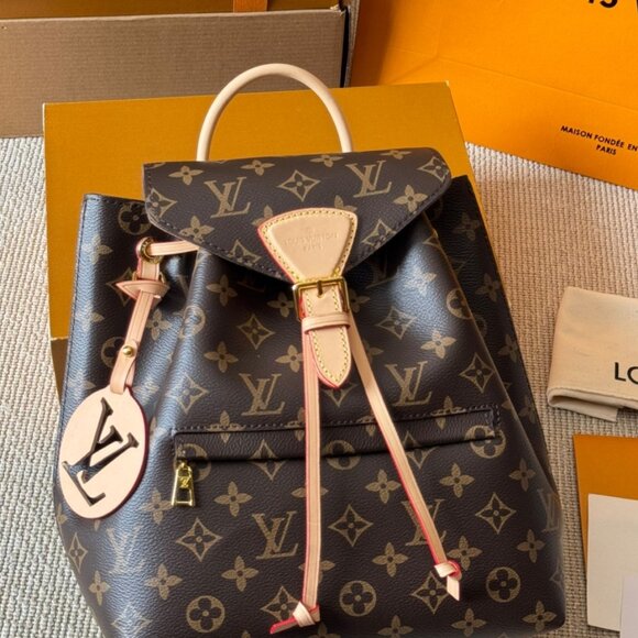 Louis Vuitton Handheld Bags, Chain Bags - Picture 9 of 9